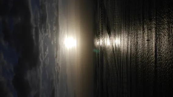 海边日出波光粼粼海天一色 海边日出波光粼粼海天一色