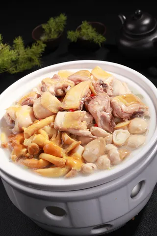 菌菇炖老鸡