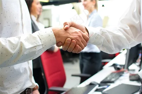 合作握手的商务人士高清图片 合作握手的商务人士高清图片