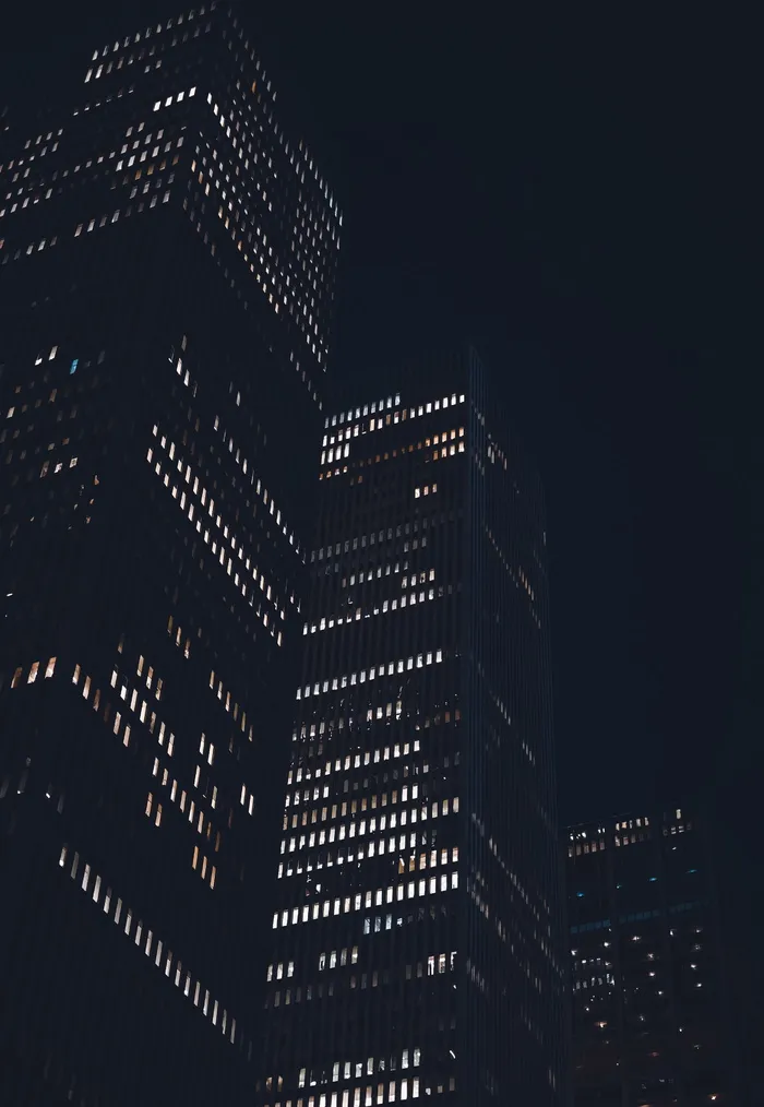 夜晚商务写字楼图片
