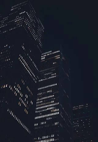 夜晚商务写字楼图片