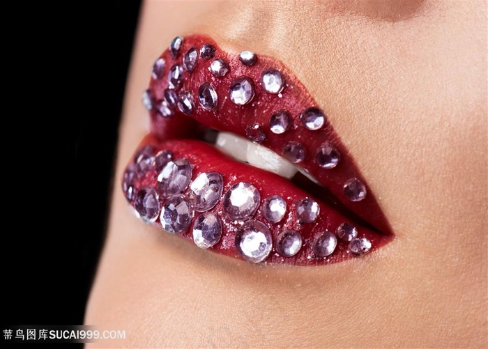镶钻红唇美女高清图片
