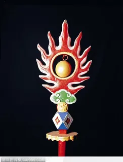 奉神器物-镂空雕刻的火