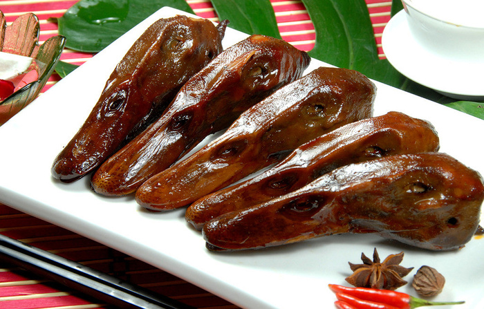 美食卤鸭头