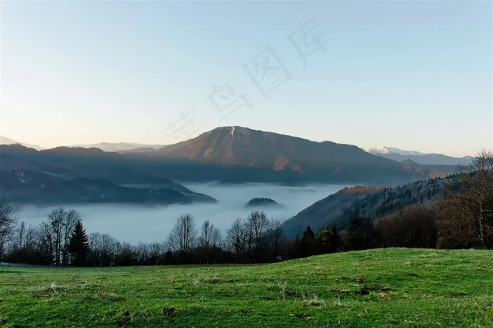 山峦景观图片