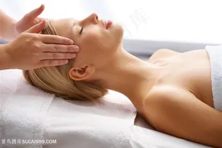 面部经络按摩的美女高清图片