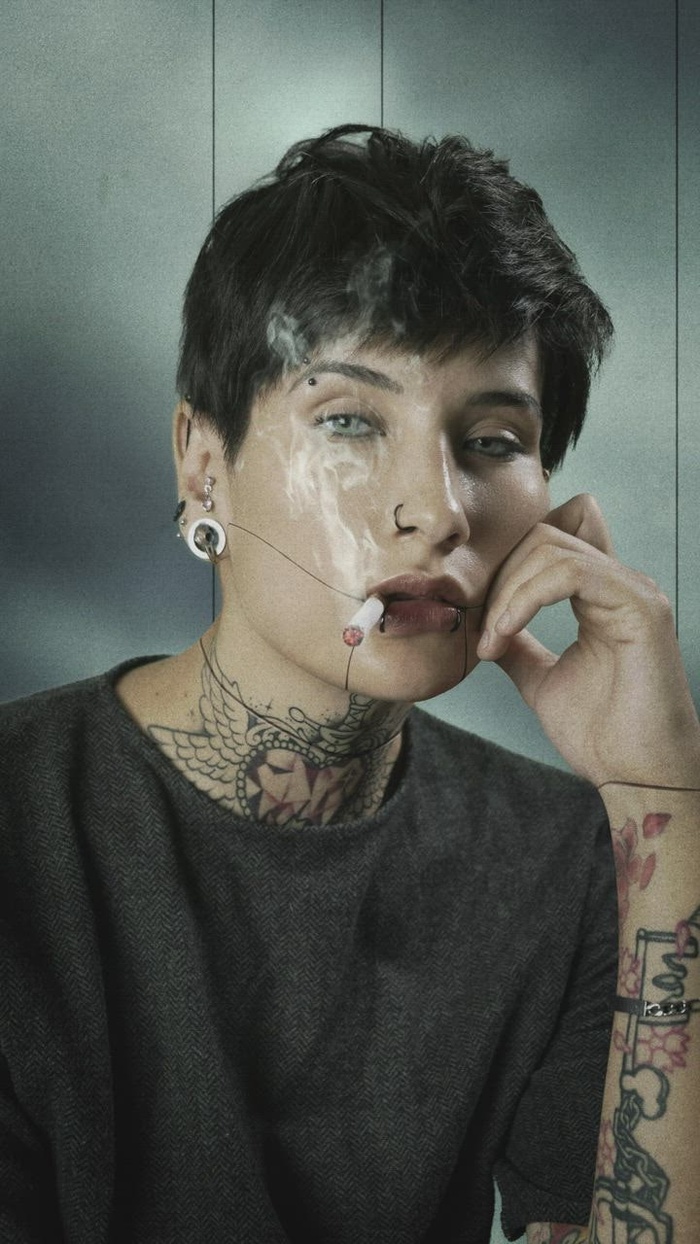 哥特式女人吸烟的动画图片