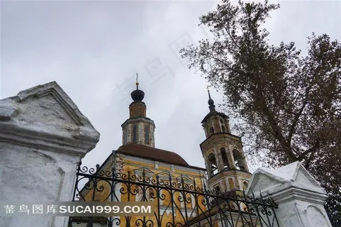 弗拉基米尔老教堂建筑景观