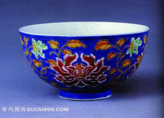 莲花纹瓷钵摄影素材