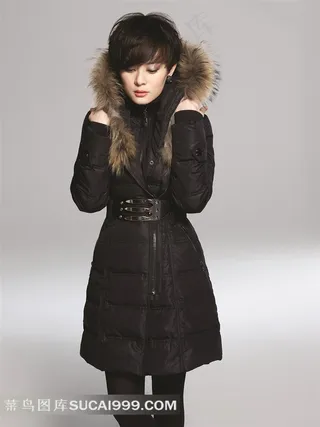 身穿黑色羽绒服的潮流美女摄影高清图片