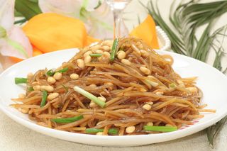 土豆丝豆嘴炒细粉 6元