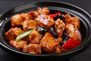 S00071钵仔榄香骨