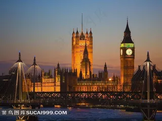 欧式钟楼建筑夜景摄影