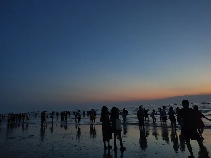 黄昏晚霞海滩