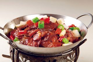 干锅美食焖锅湘菜麻辣香辣纸锅干锅带皮牛肉