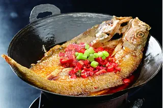 干锅美食焖锅湘菜麻辣香辣纸锅干锅翘鱼