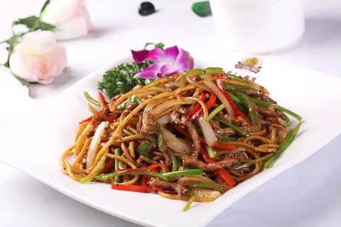 黑椒牛柳炒意粉