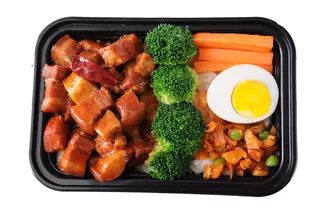 毛氏红烧肉1号快餐盖浇饭产品成品高清大图餐盒装夜市小吃免扣