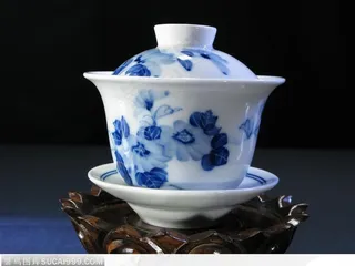 传统工艺-牡丹花纹的茶杯