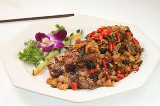 西关小排（排骨、肉沫、芽菜）咸鲜、微辣