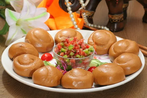 酸豆角炒肠夹 (1)