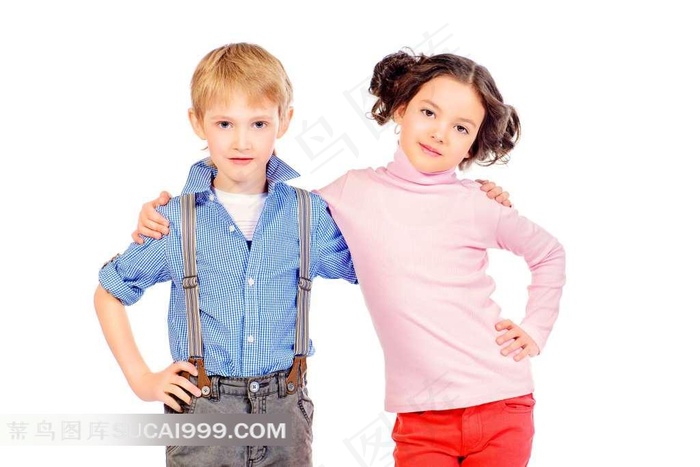 搂着的外国孩子