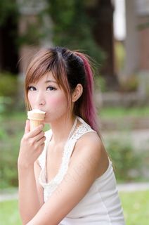 邻家女孩台大校园吴妮美女摄影大图