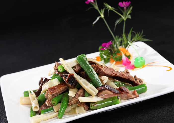R00083杭椒笋尖炒酱鸭 (2)