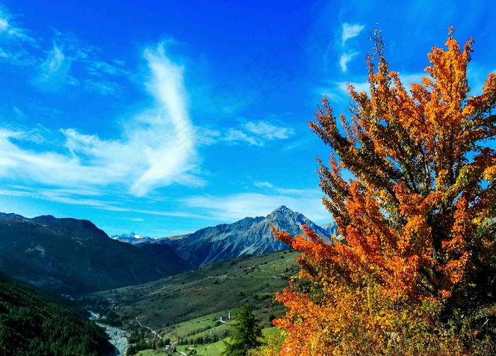 秋季阿尔卑斯山风景图片