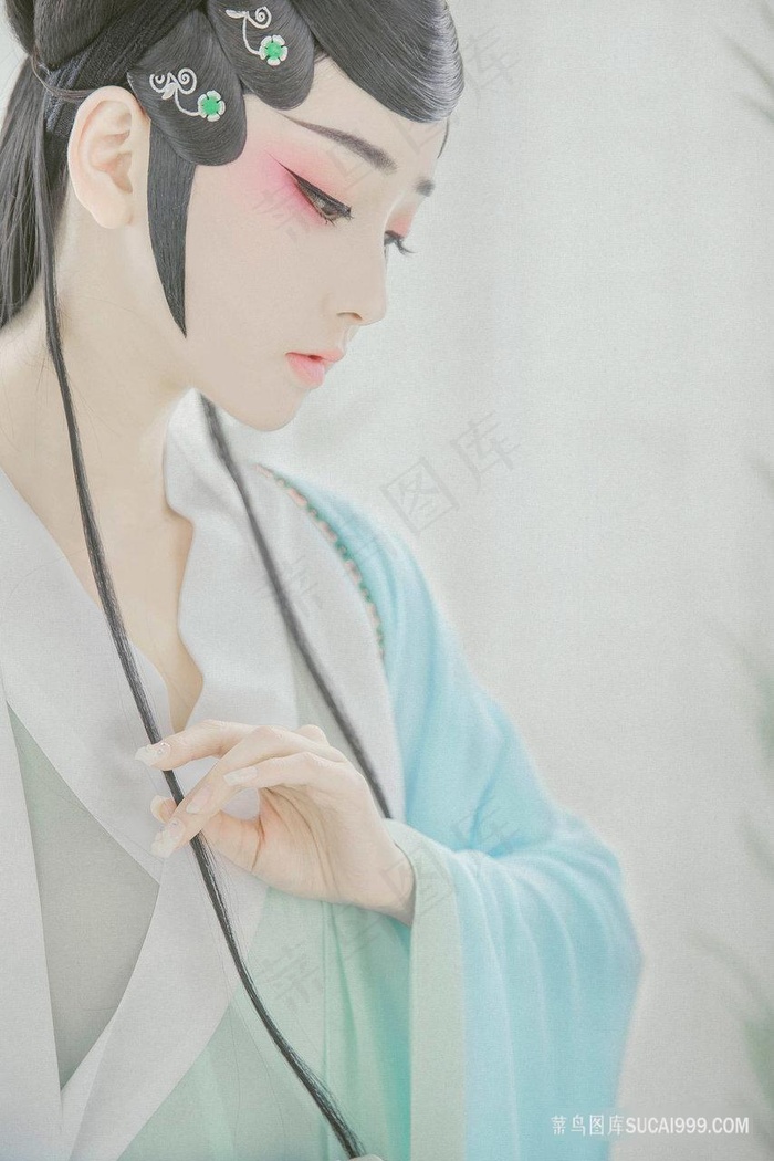 唱曲古风古装美女摄影图片