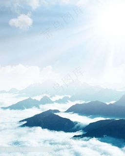 穿出云朵的山峰俯视景观高清摄影图片