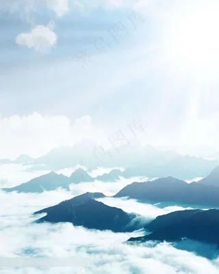 穿出云朵的山峰俯视景观高清摄影图片