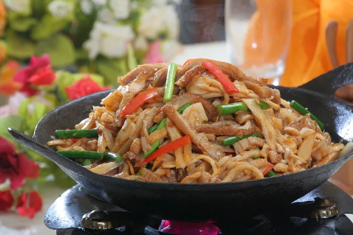 脆笋小牛肚 28元