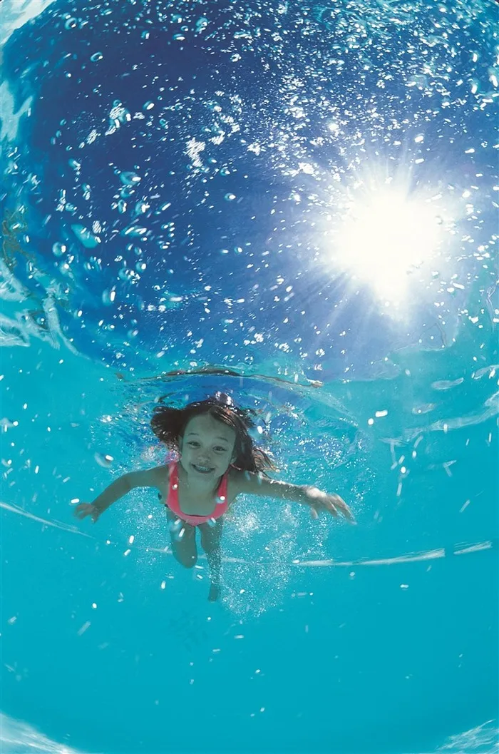 游泳孩子摄影