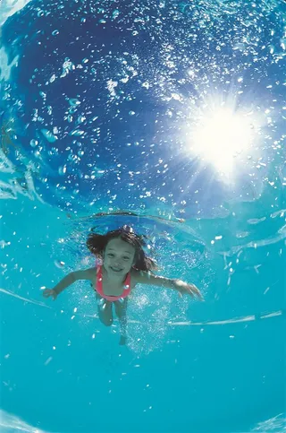游泳孩子摄影