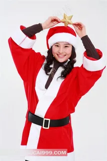 头顶星星微笑的圣诞宝贝