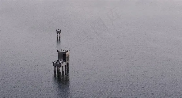 大海中的眺望台