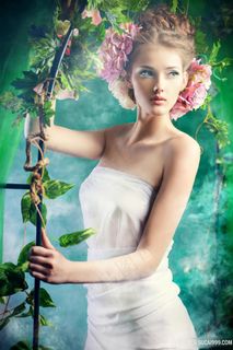 轻纱妙曼的*美女图片