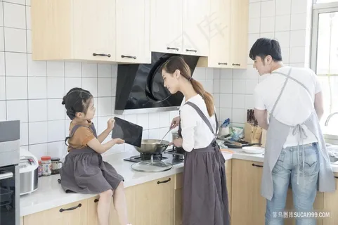 商务男士 小女孩 幸福家庭 温馨家庭 全家福 一家三口 温馨 职业女性