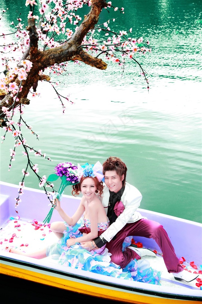 桃花恋人婚纱摄影
