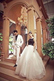 凡尔赛宫恋人唯美婚纱照摄影