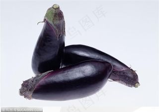 蔬菜瓜果-随意摆放的茄子