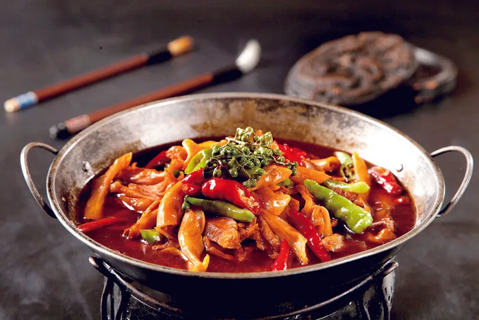 干锅美食焖锅湘菜麻辣香辣纸锅干锅双脆