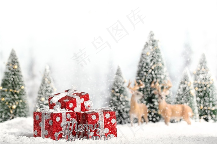 雪地上的圣诞礼物
