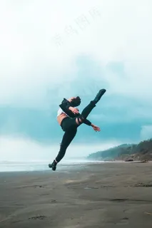 海边男舞者图片 海边男舞者图片