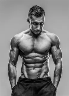 满身肌肉的男士高清图片