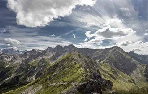 崇山峻岭图片 崇山峻岭图片