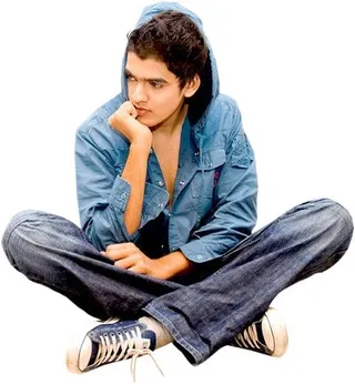 坐着的人 PNG免抠