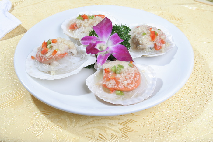 28蒜茸粉丝蒸扇贝6元个