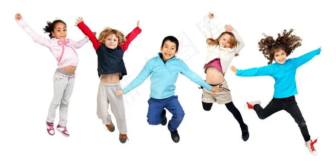 开心跳跃的儿童